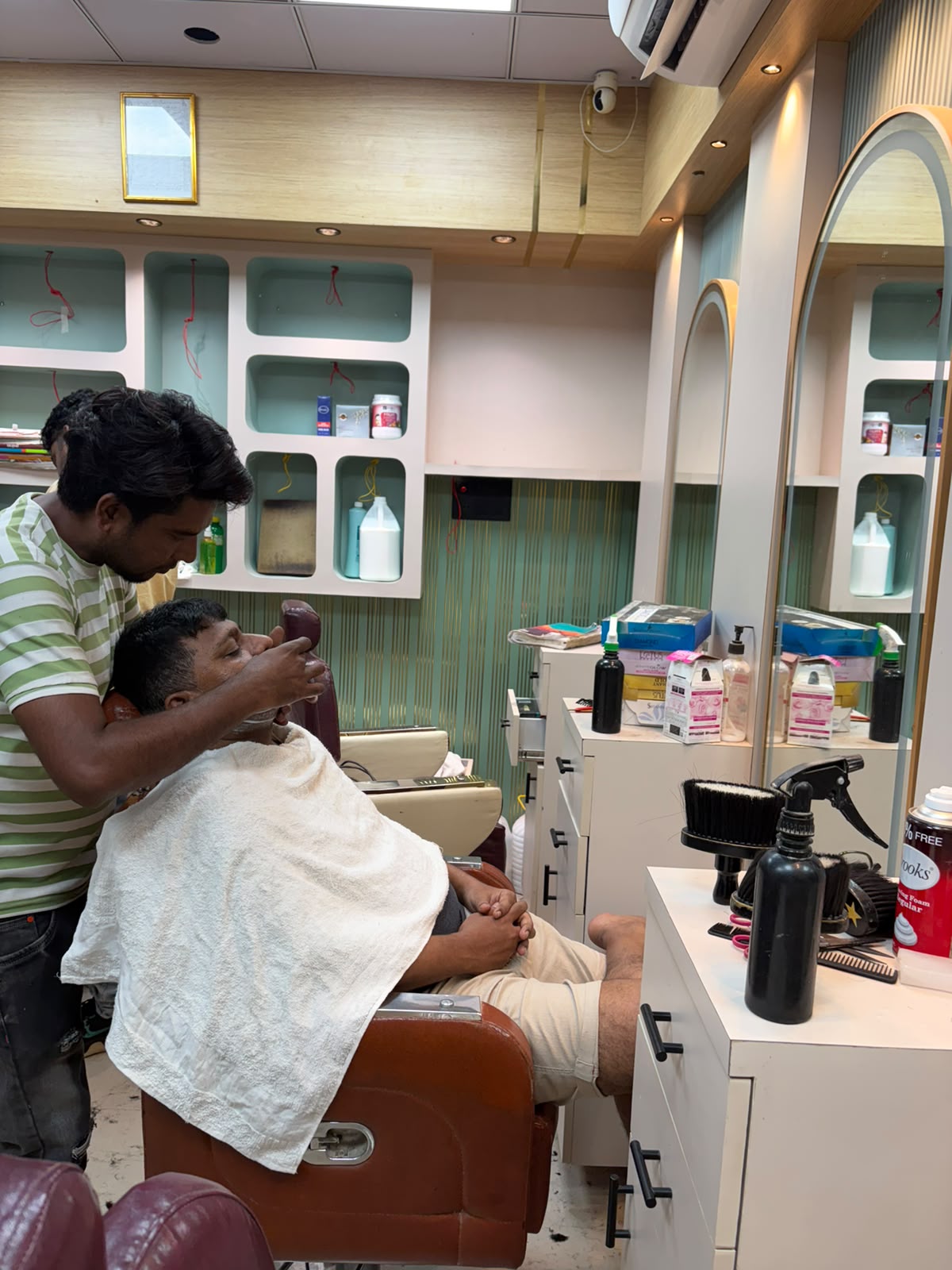 YOU-LIKE HAIR CUT SALOON