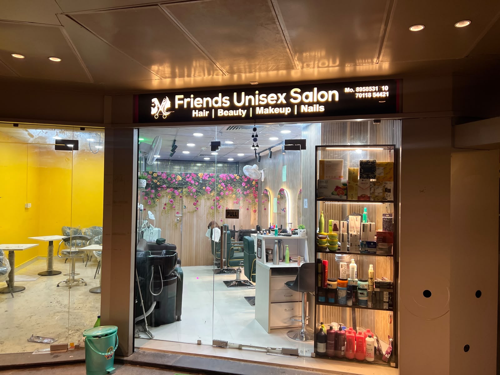 Friends Unisex Salon cover photo