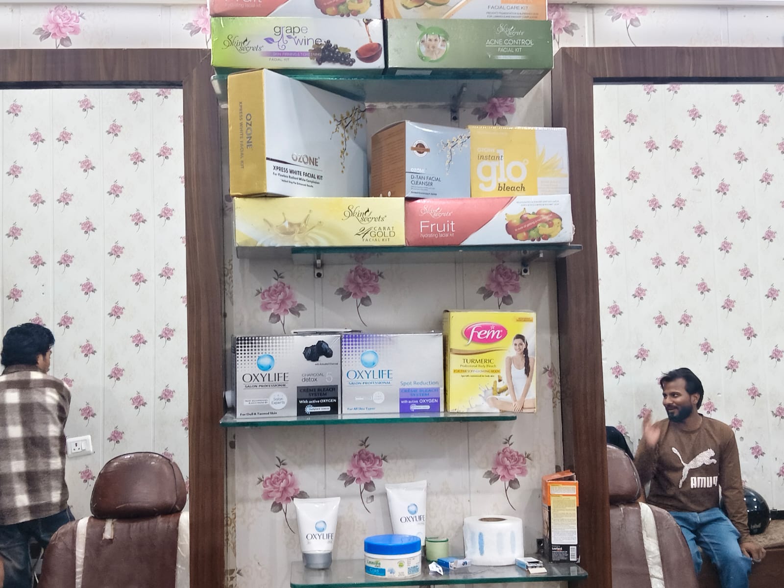AI imperial Unisex Saloon