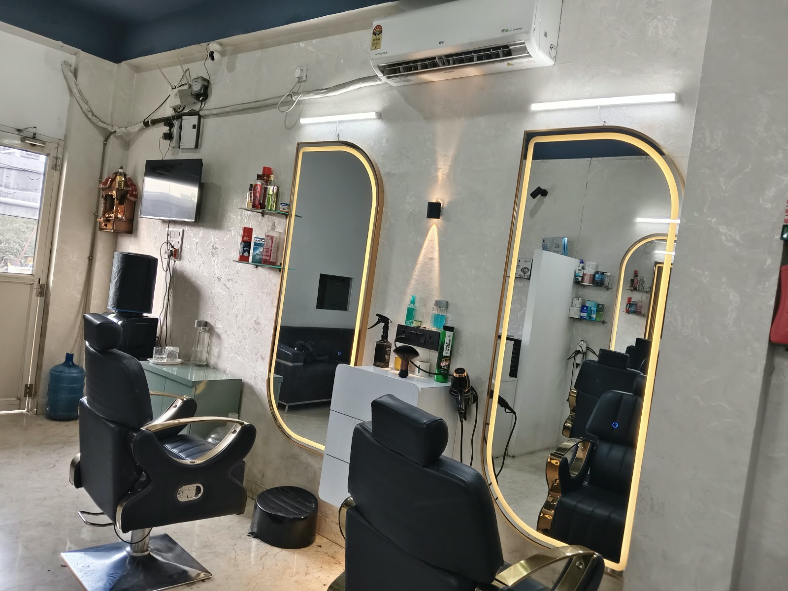 Attention Salon (Him & Her)