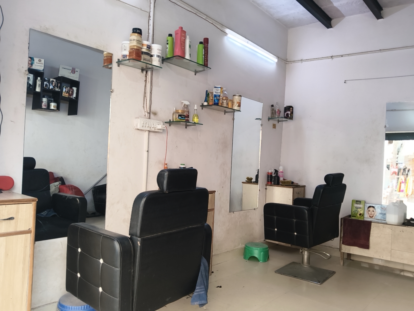 King Hair Cutting Salon