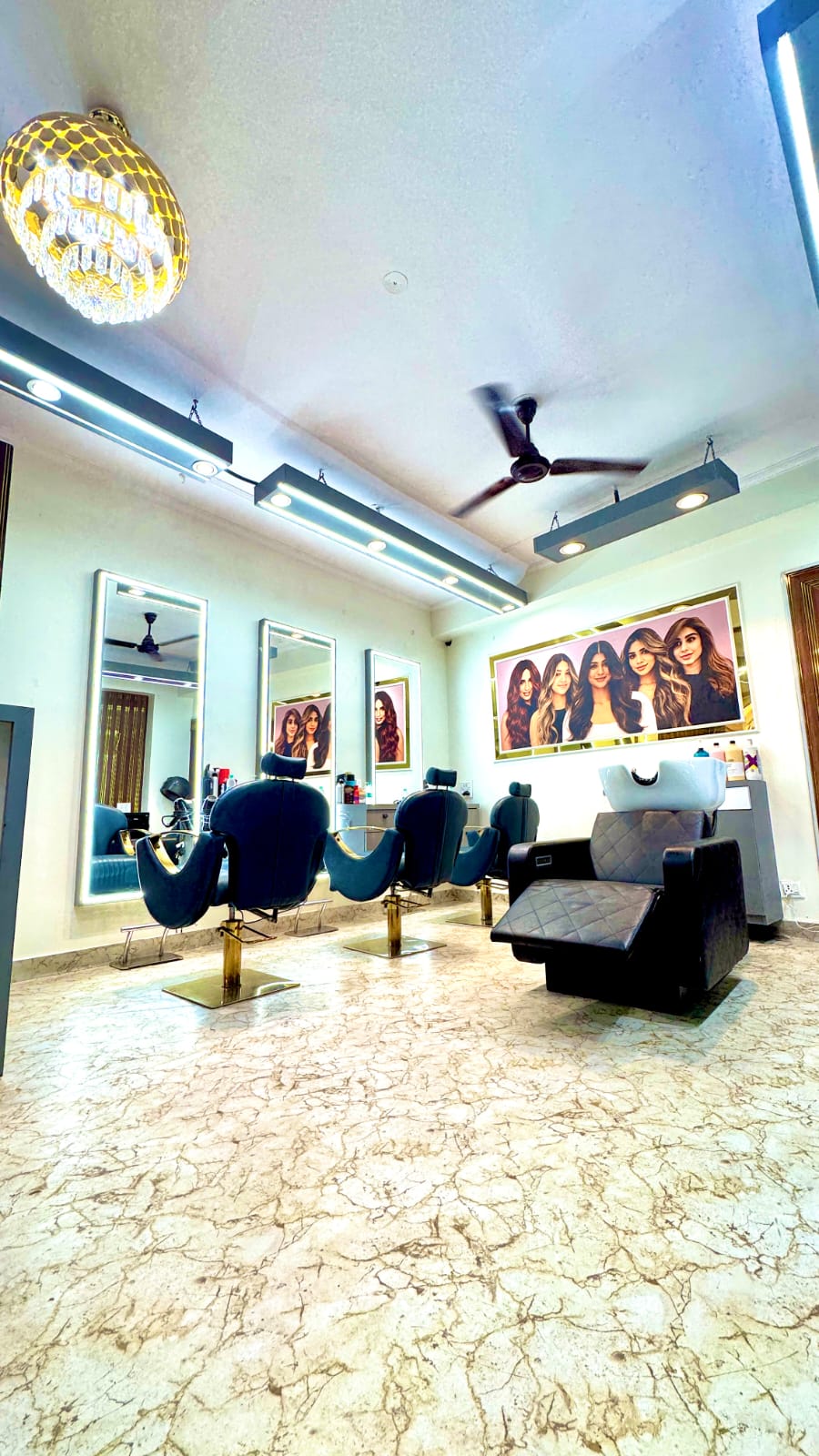 The looks unisex salon