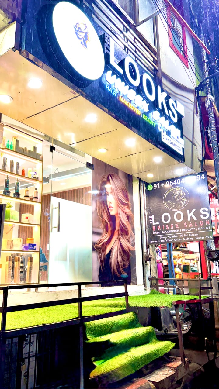 The looks unisex salon