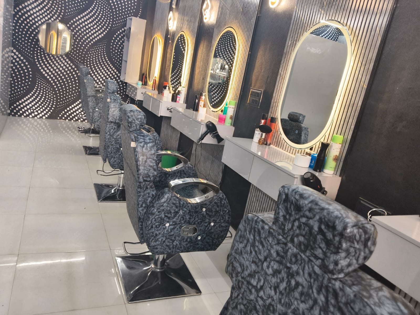 The Hair Mafia Unisex Salon