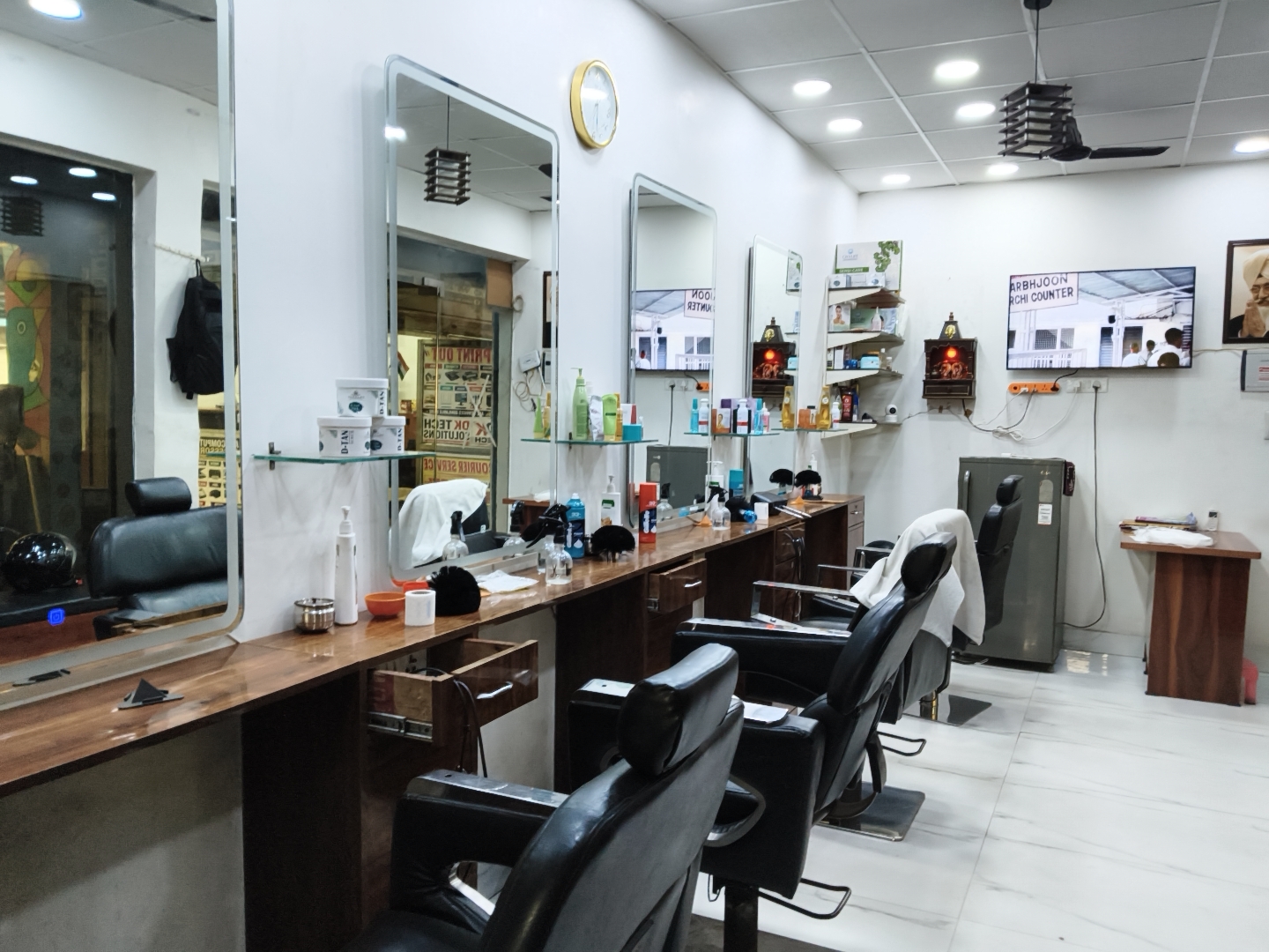 IN Style Men Salon