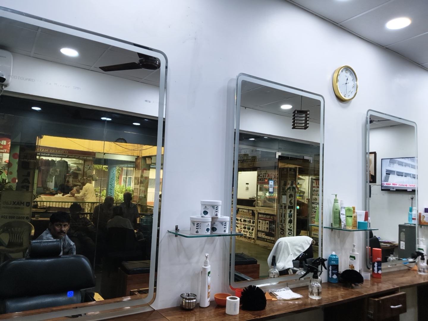 IN Style Men Salon