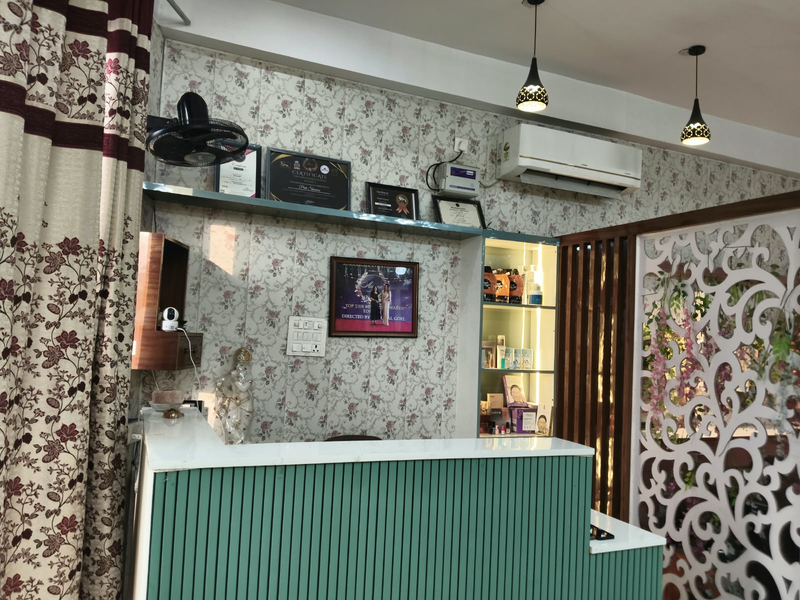 Mayra Makeover Salon & Make up Studio