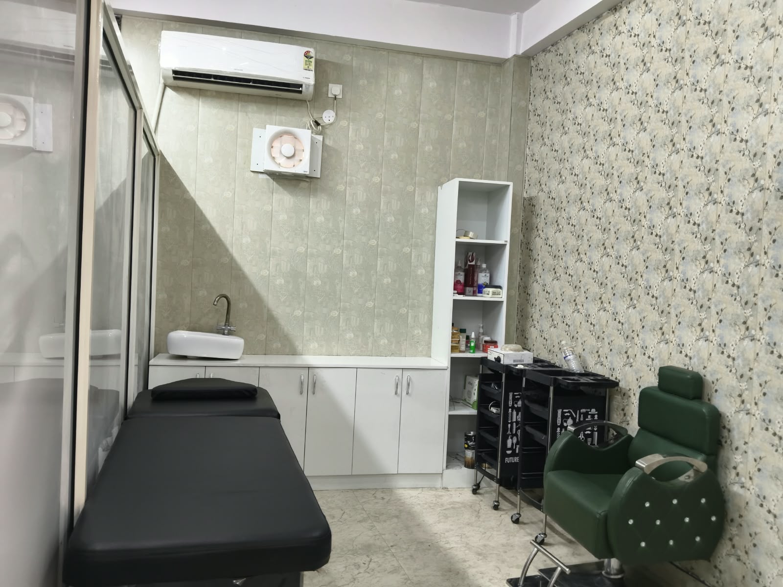 Mayra Makeover Salon & Make up Studio
