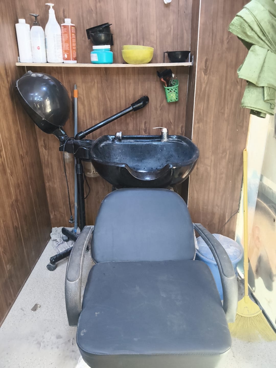 Luxury Glow Unisex salon