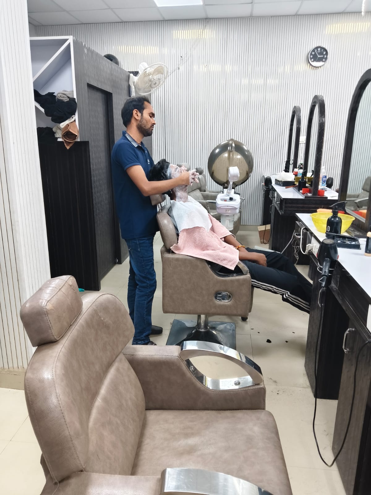 MS UNISEX SALON
