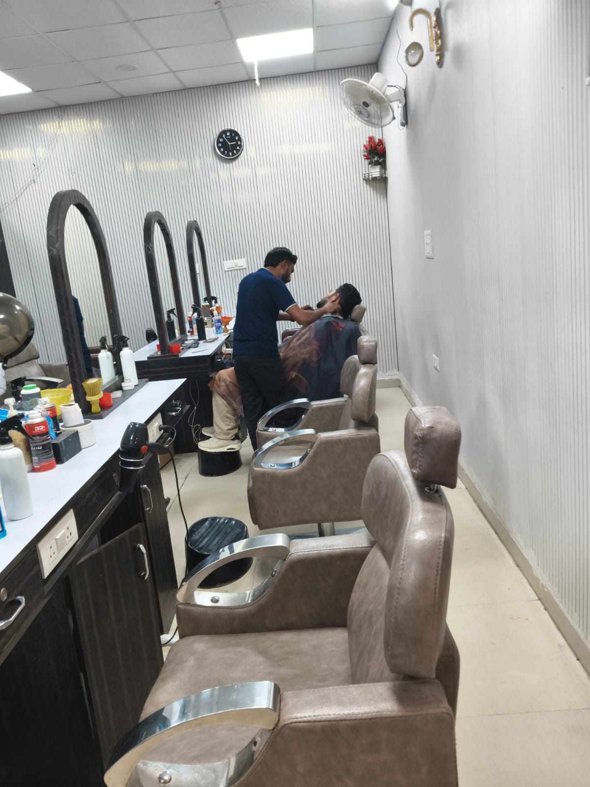 MS UNISEX SALON
