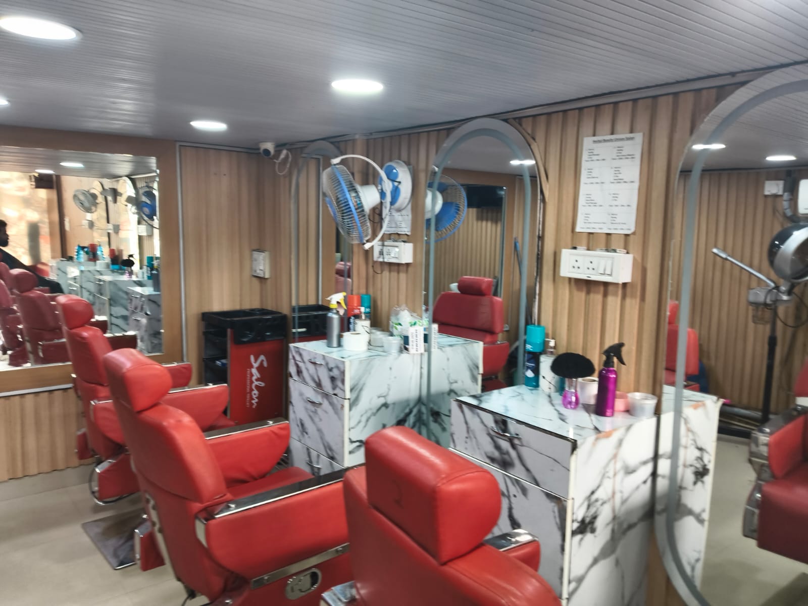 Urban beauty Unisex salon