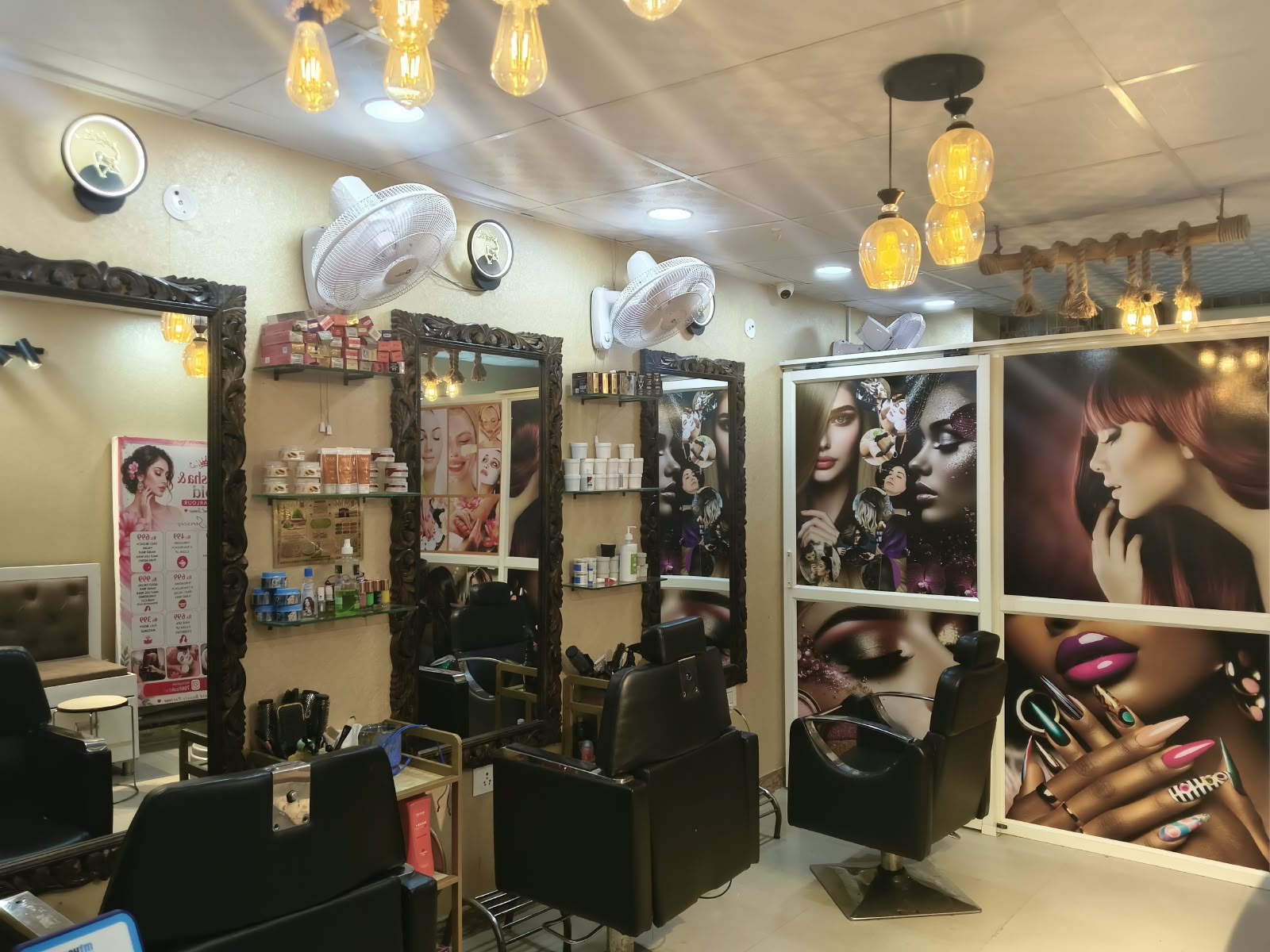 AAkasha & Gold Beauty Parlour